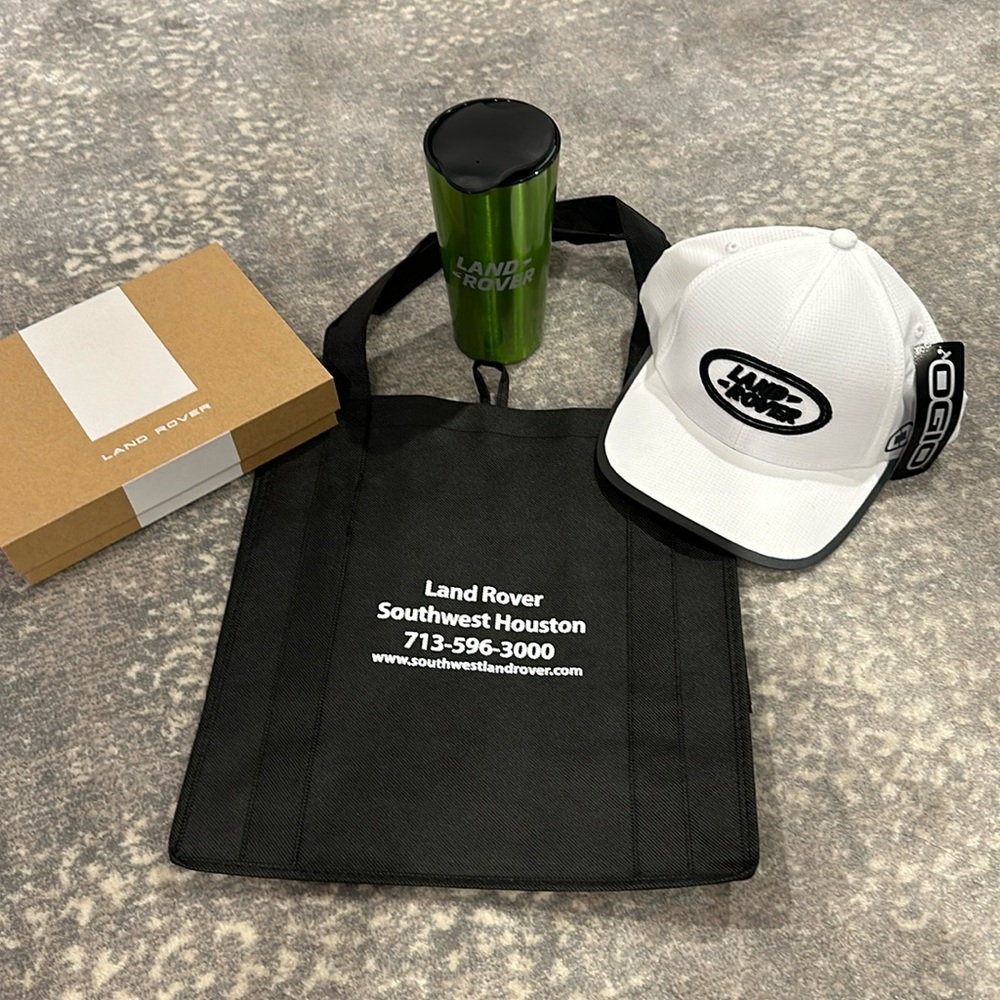 LAND-ROVER BUNDLE HAT, BAG, TUMBLER AND EMPTY KEY BOX (4) THINGS NWT